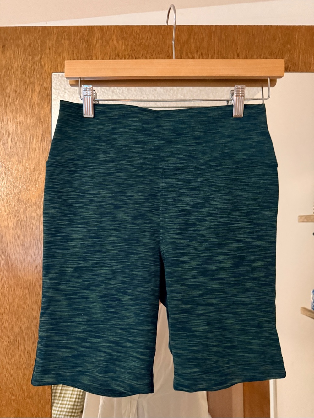Outdoor Voices Flow FreeForm 7” Biker Shorts Green Size Medium